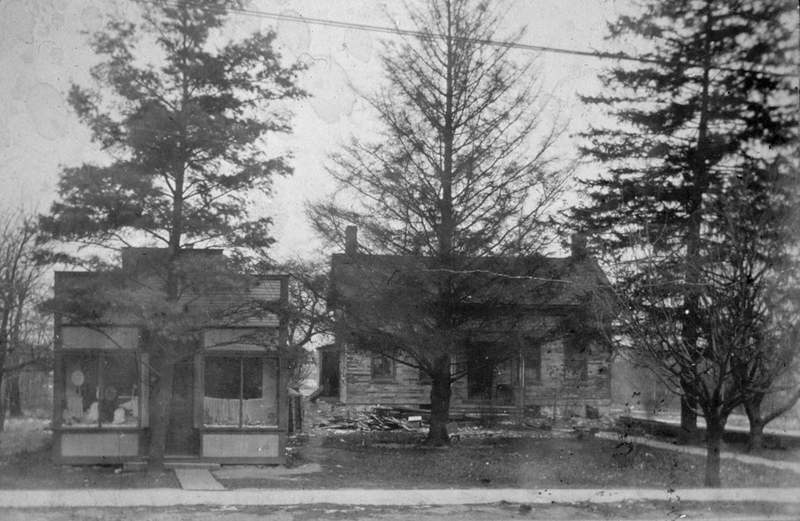 Oldest Stone House, 1902