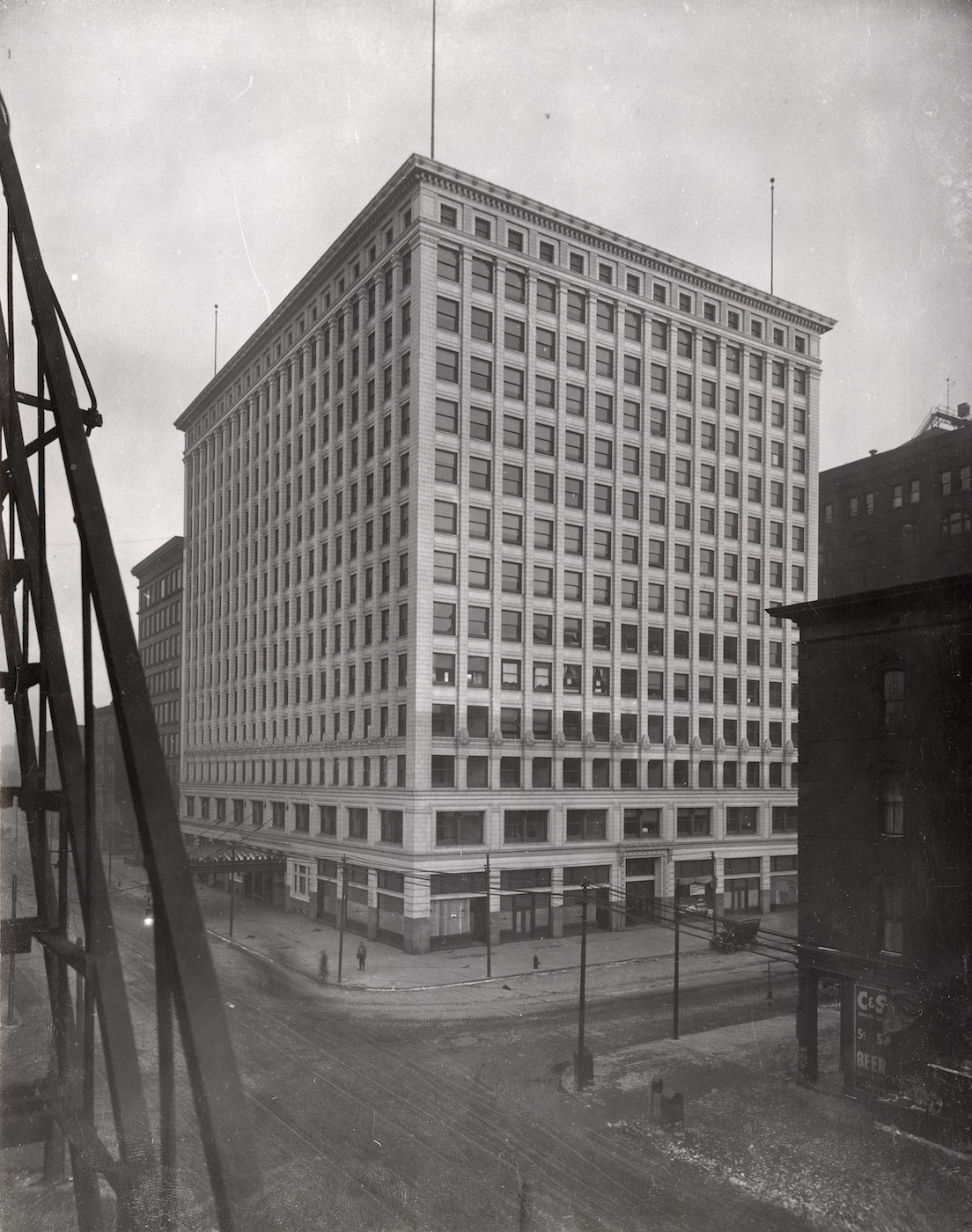 Earliest photo of completed Building