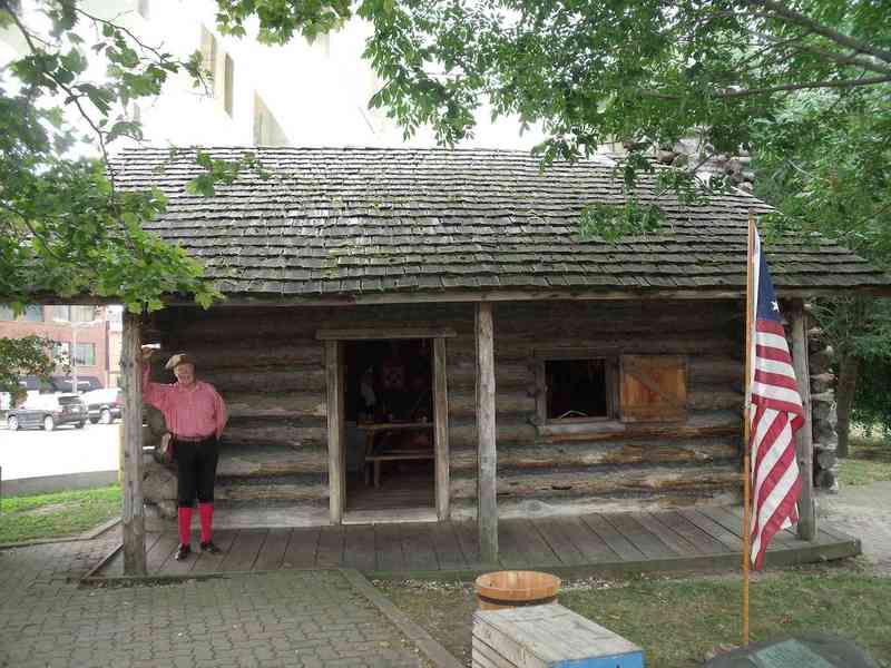 Lorenzo Carter Cabin