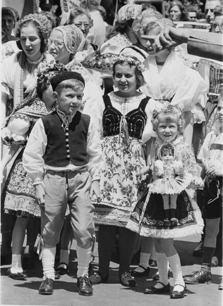 Kids at Masaryk Unveiling, 1962